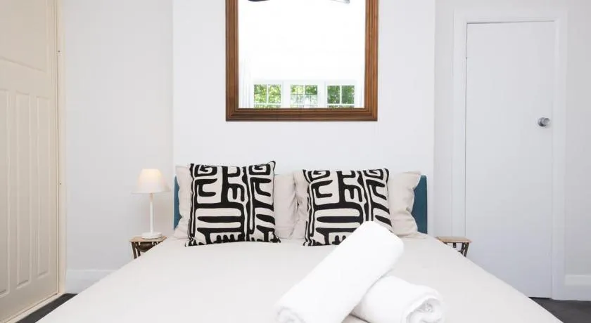 Summer House - Image 1