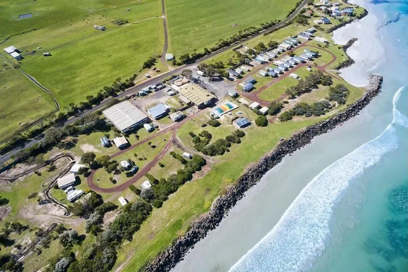 Holiday Lifestyle Henty Bay Portland - Image 1