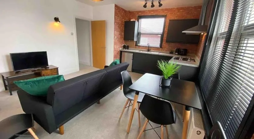 1 bed flat with parking near town centre - Image 1