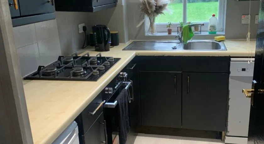 Stylish Darlington Townhouse Near A1 A66 & A19 Breakfast - Image 1