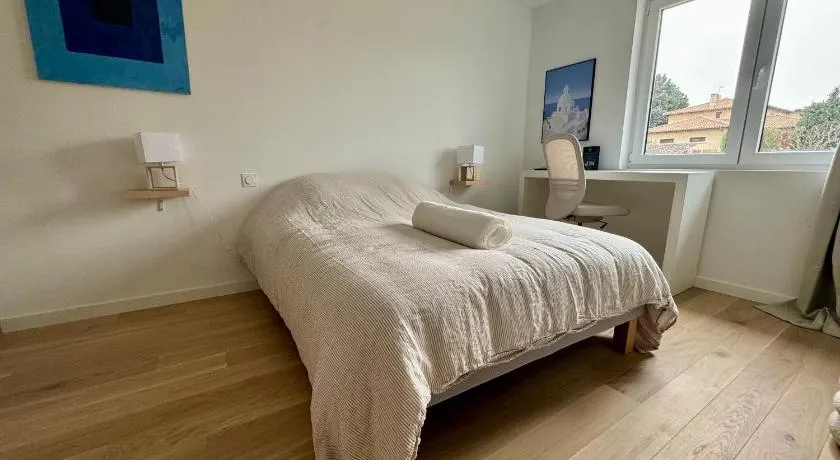 Chambre Privée climatisée avec Salle de bain privée - La Mer - Image 1