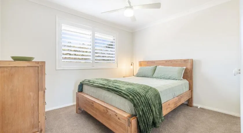 1-94 Rocky Point Rd - Duplex with Aircon, Wifi and Short Walk To The Sports Club - Image 1