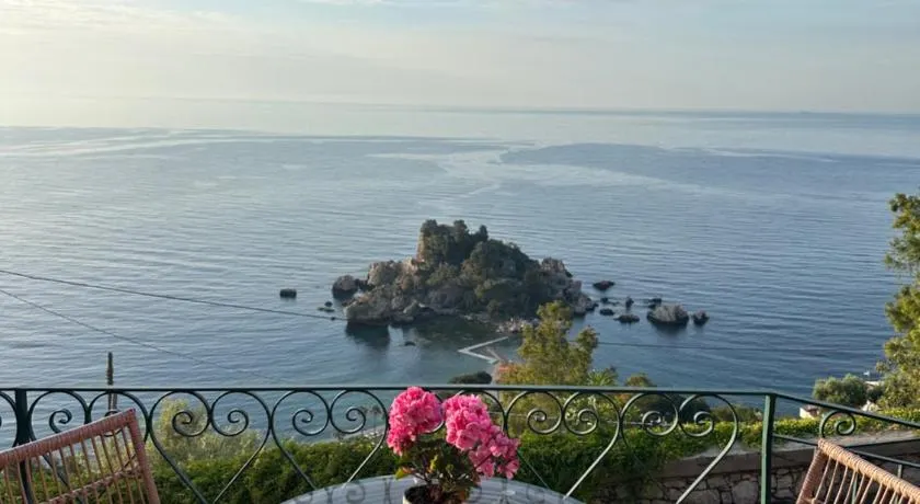 La Bergerie Isolabella sea view B & B - Image 1