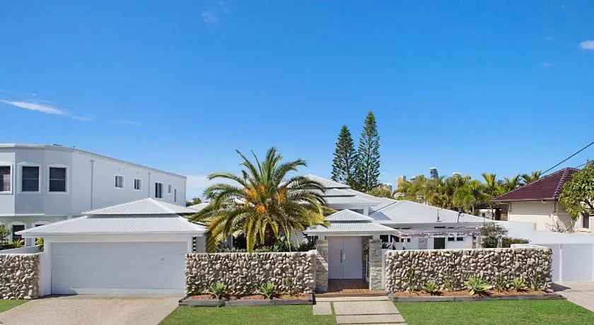Coastal Elegance - Image 1