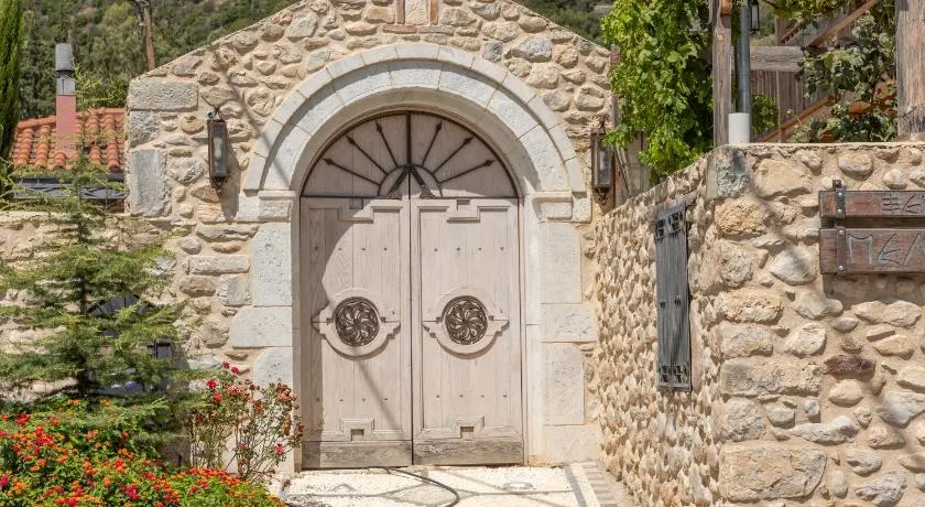 Ξενώνας Πελασγός - Image 1
