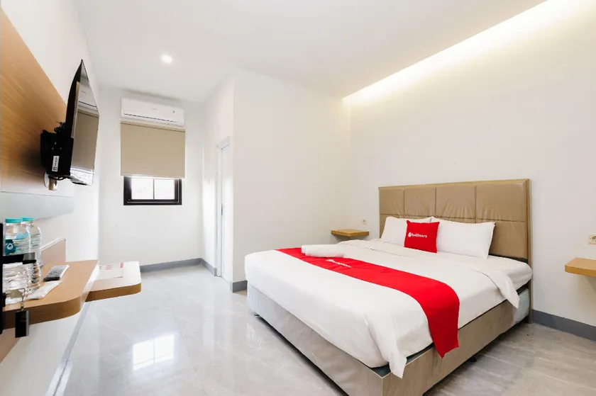 RedDoorz Plus Ciapus Bogor - Image 1