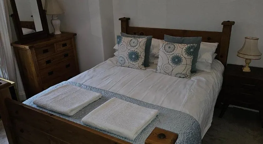 Snug - Macushla Apartment - Image 1