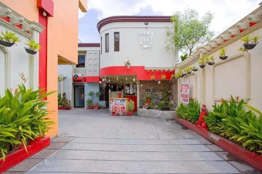 Silks Inn - Image 1