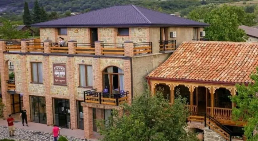 Chateau ikalto - Image 1