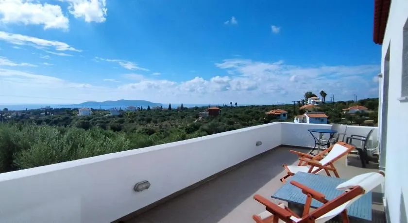 LIOFYTO - Stylish villa with views to Foinikounda bay - Image 1