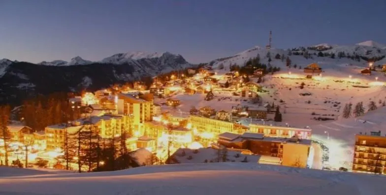 Magnifique Duplex Centre Valberg Terrasse plein sud Garages - Image 1