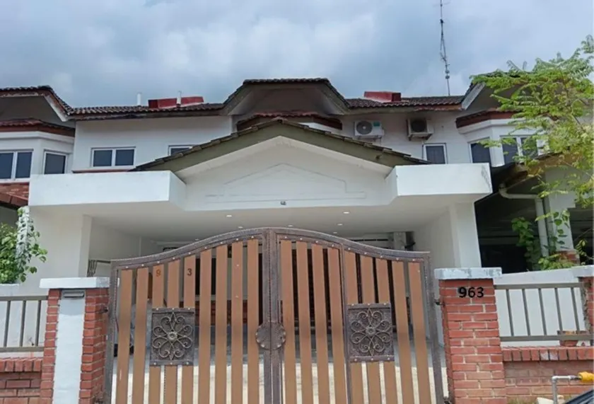 Indahpura 4BR16PAX | Near aeon/JPO/ AIRPORT 963 - Image 1