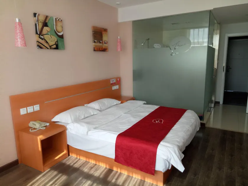 Thank U Hotel (Guyuan New Town North Street Branch) - Image 1