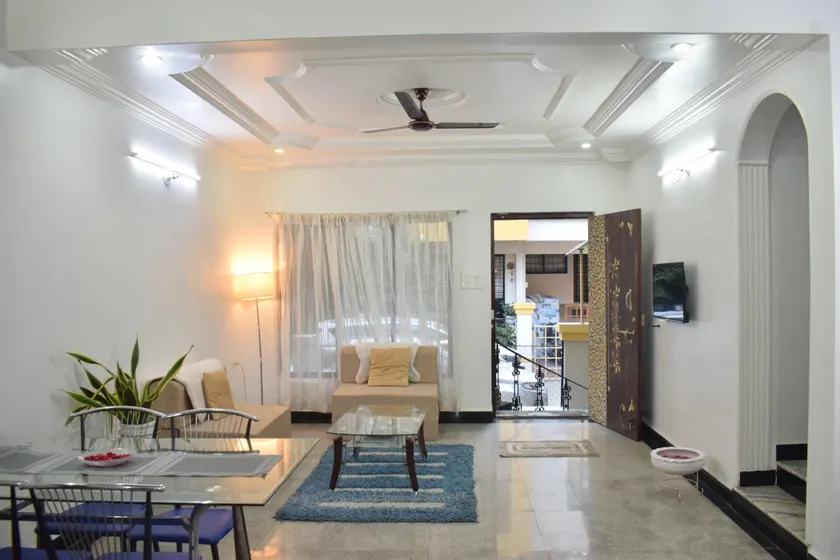 Pet Friendly Villa Near Airport+2KM+Bathtub+3BHK - Image 1