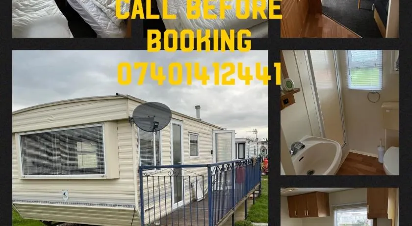 Caravan Holiday For Hire 2 bedrooms On Happy Days Holiday Homes SOUTH Close to Bars Restaurants - Image 1