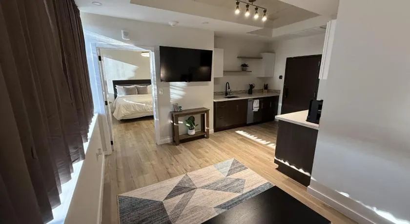 Modern Apartment with Gym in Midtown Tulsa - Image 1