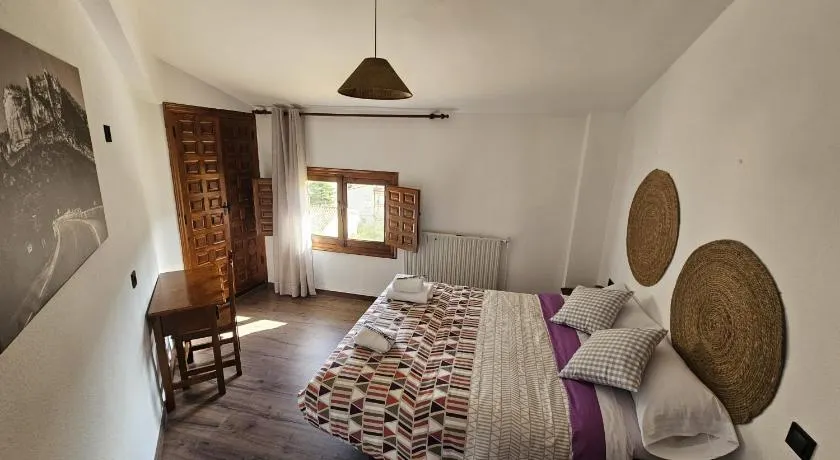Hostal Altajo con Restaurante, Naturaleza & Descanso en el Alto Tajo - Image 1