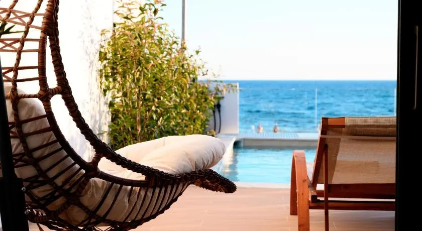 Villa Dorra Coast Suites - Image 1