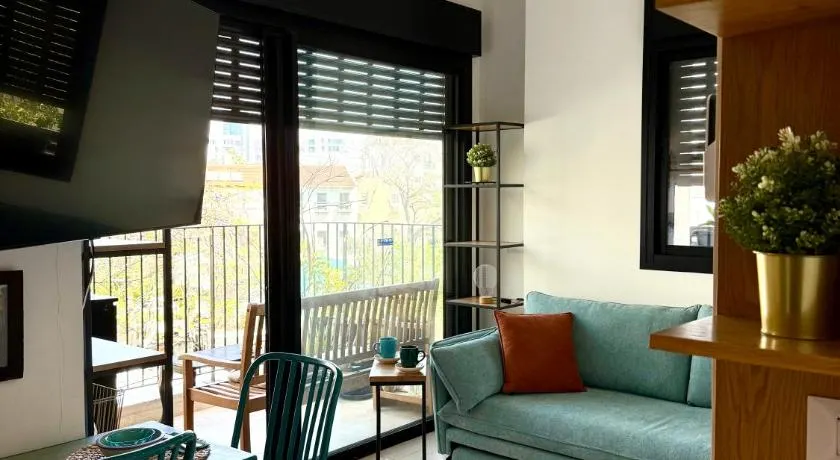 Lovely 1-bedroom apartment in The best location - Image 1