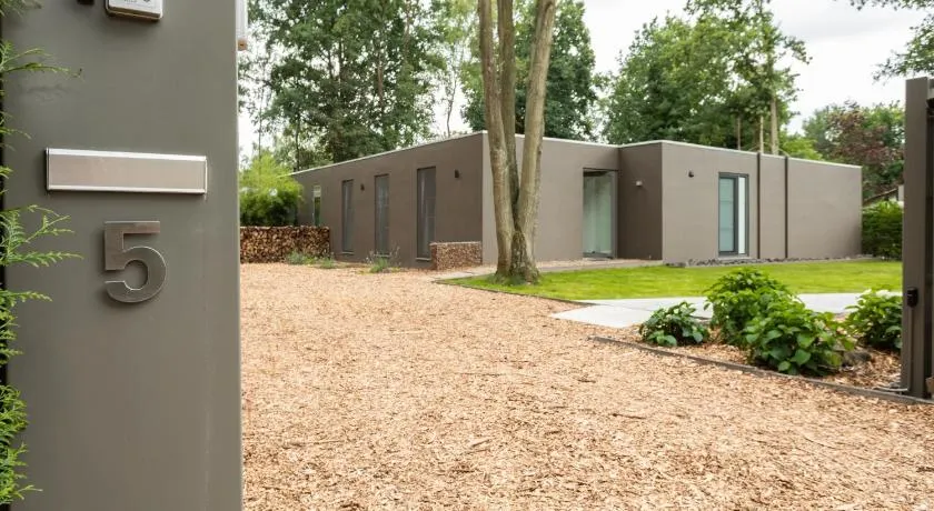 Bed & Breakfast Nummer5 - Image 1