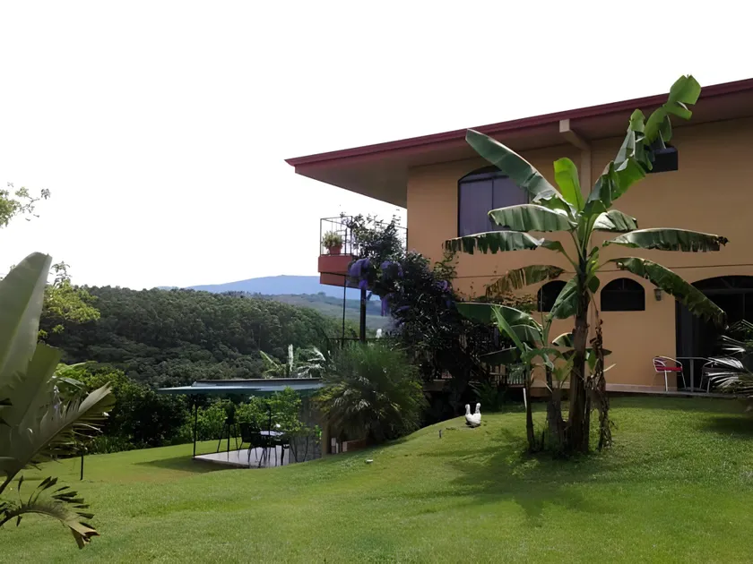 Hotel Vista Linda Montaña - Image 1