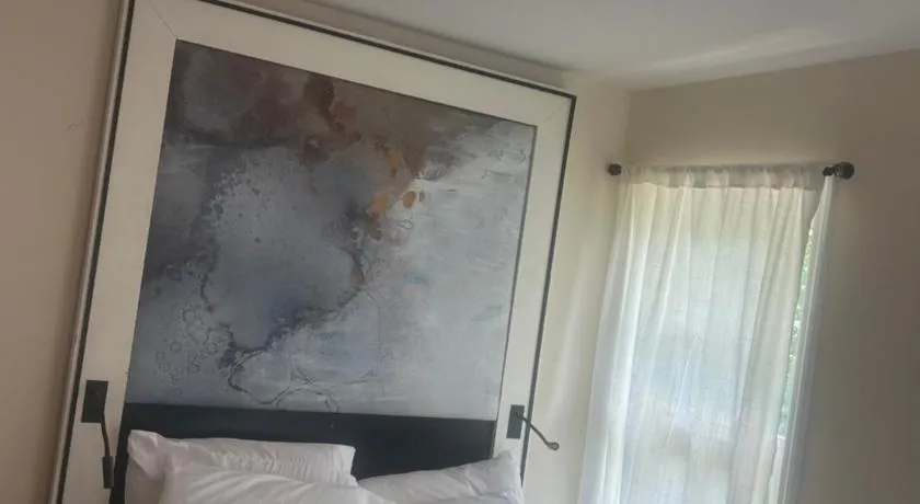 Hotel Suite 2 - Image 1