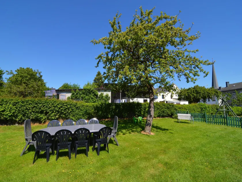 Beautiful gite in former farmhouse with garden - Image 1
