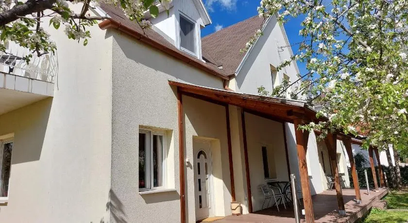 Bridgehaus - Image 1