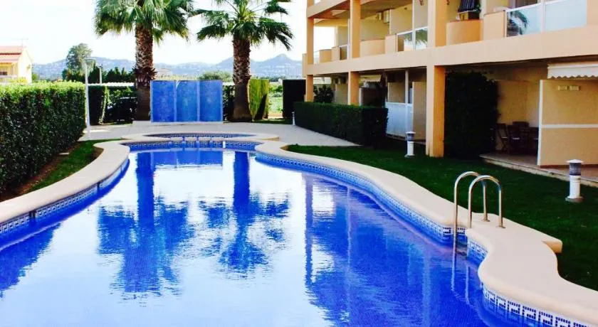 Cozy apartment in Dénia, 40 m² with shared pool - Image 1