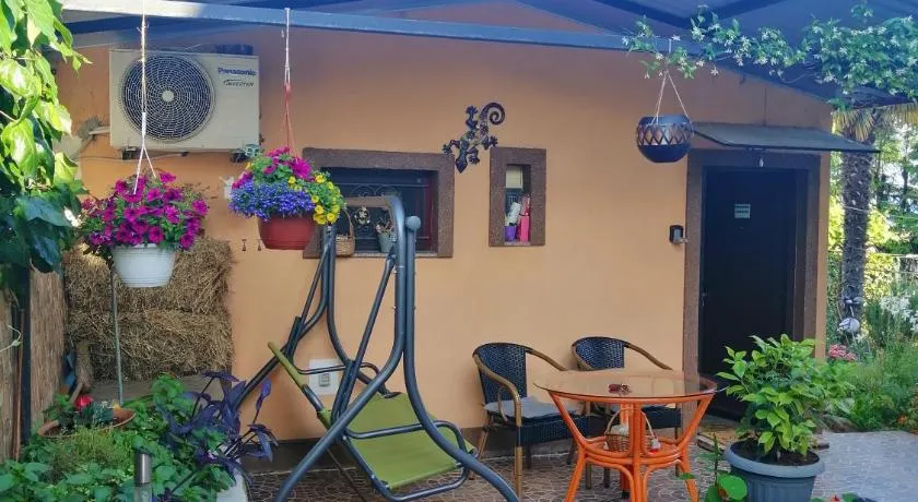 Little garden house - Image 1