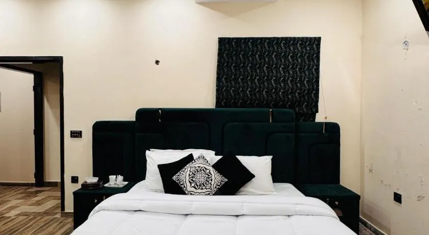 Moon Star Hotel - Image 1