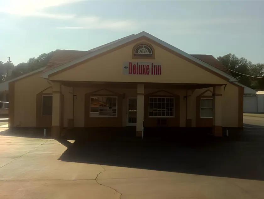 Deluxe Inn Hardeeville - Image 1