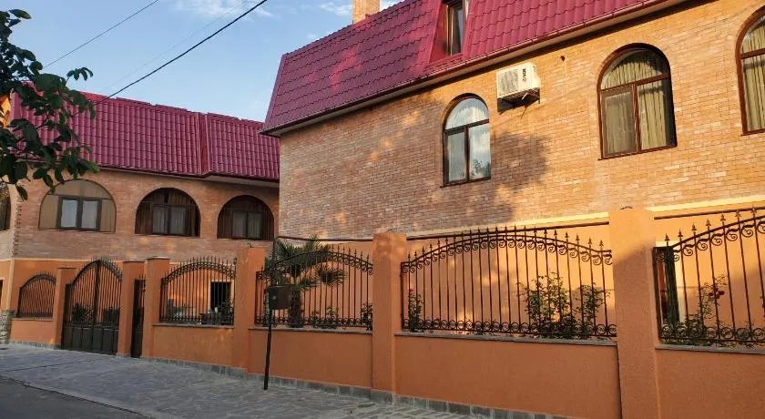 Gogi's Paradise Guesthouse - Image 1