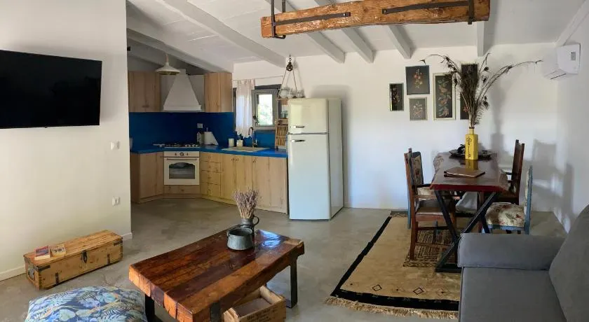 Lavender farm house - Image 1