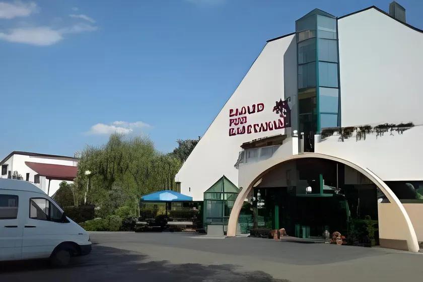 Hotel Pod Kasztanami - Image 1