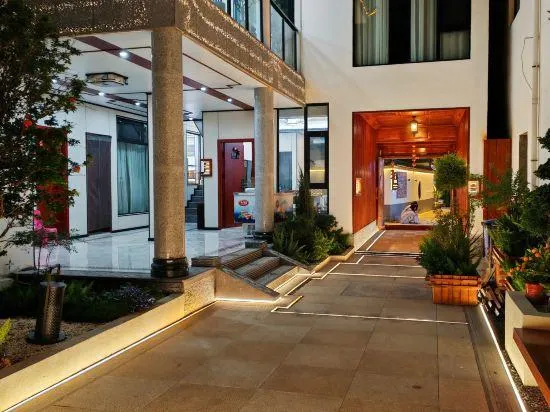 Dali Mini Designer Influencer Garden Homestay - Image 1