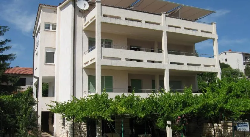 Apartment Petrinic V - Image 1
