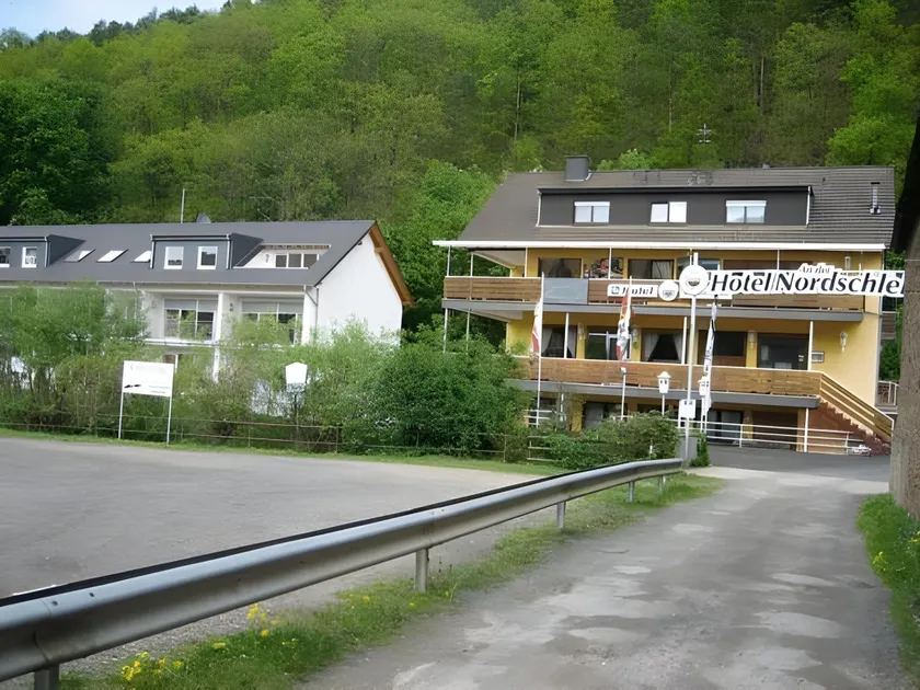 Hotel an der Nordschleife - Image 1