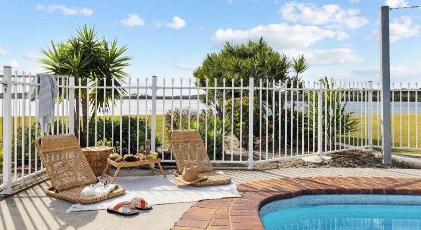 Peninsula Court Unit 1 - Relaxation on the Water - Holiday Yamba - Image 1