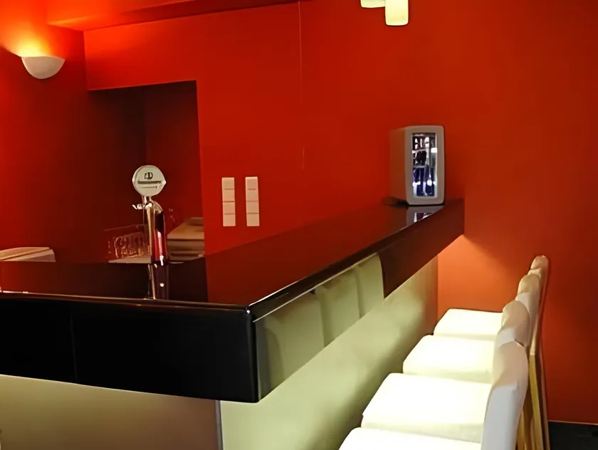 La Boutique - Image 1