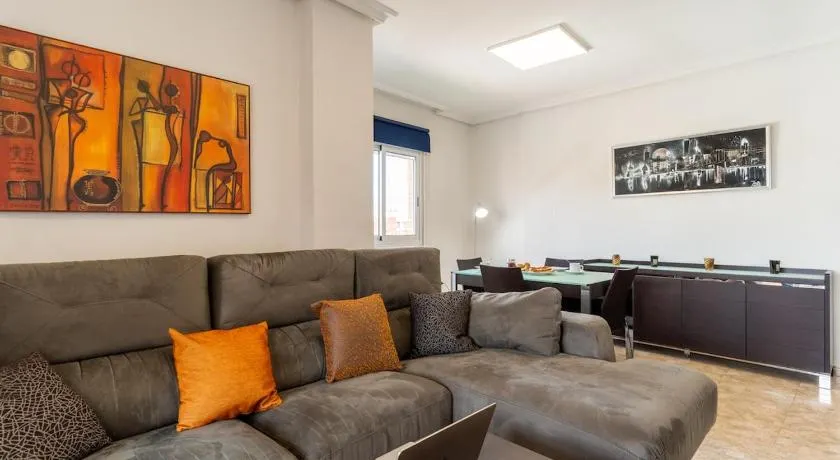 TrendyHomes Mediterráneo, excelente ubicación y gran confort - Image 1