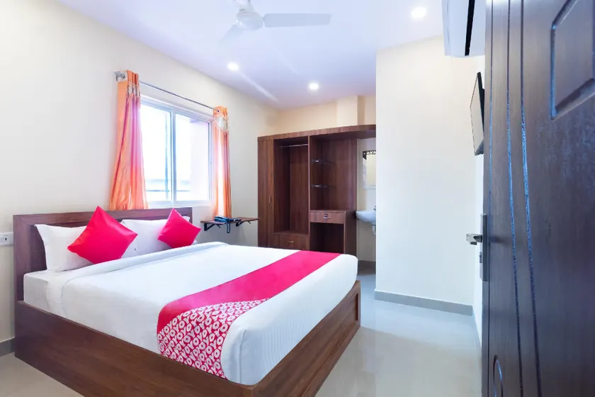 Hotel O The Gate - Image 1