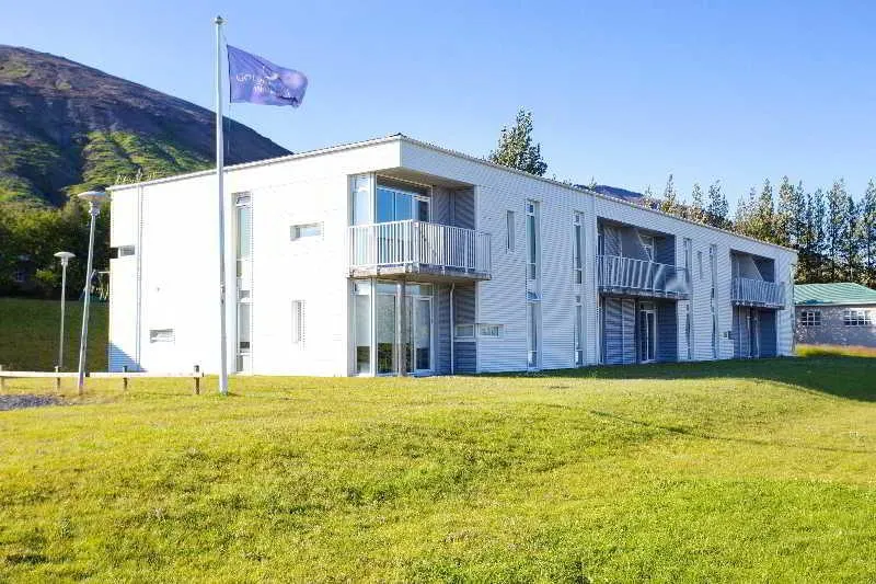 Golden Circle Apartments - Image 1