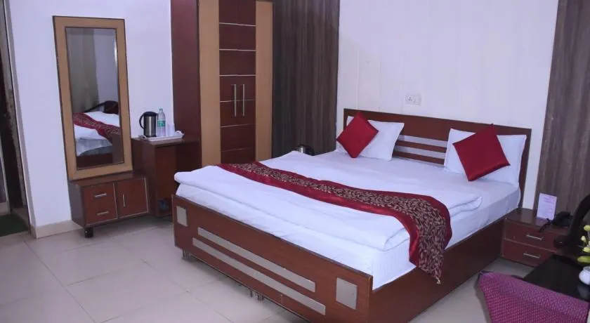 Hotel The Rajhans Regency Meerut - Image 1