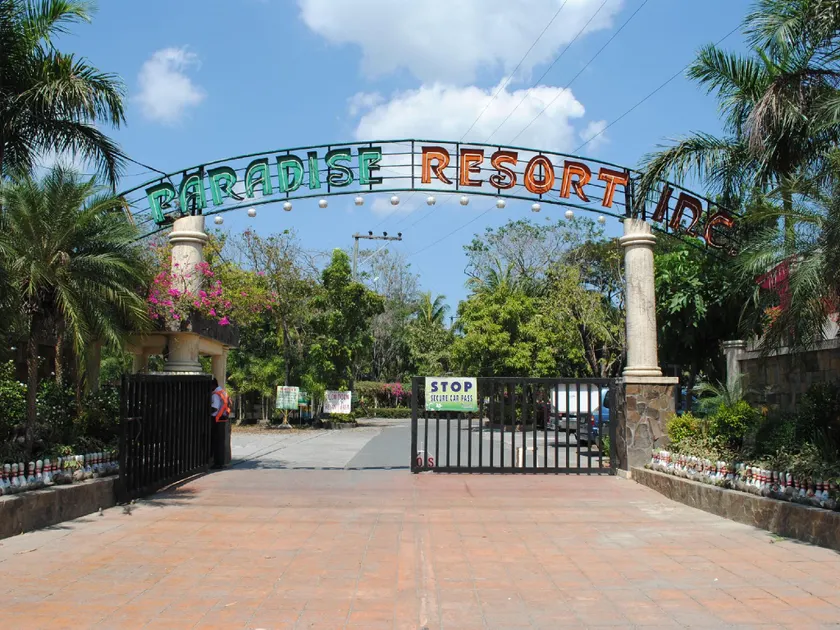 DJ Paradise Hotel - Image 1