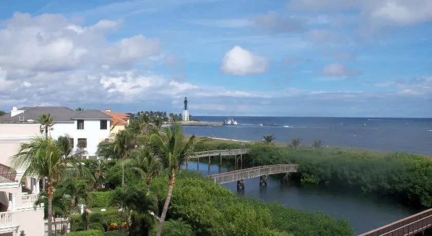 Canada House Pompano Beach - Image 1