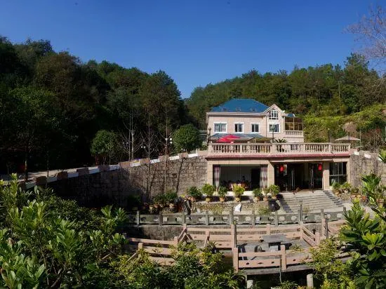 Rui Feng Mountain Hostel - Image 1