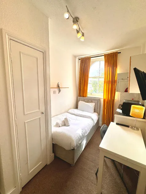 Single Room with Shared Bathroom - Image 1
