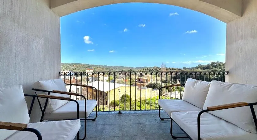 Skyline Balcony - Image 1