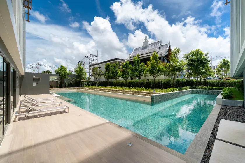 Ozone 2 Bed Condominium in Splendid Laguna Area - Image 1